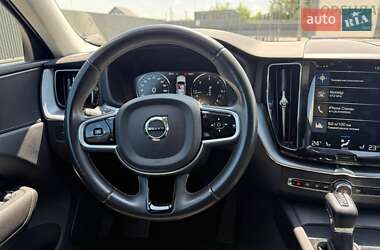 Позашляховик / Кросовер Volvo XC60 2019 в  фото 8 Позашляховик / Кросовер Volvo XC60 2019 в