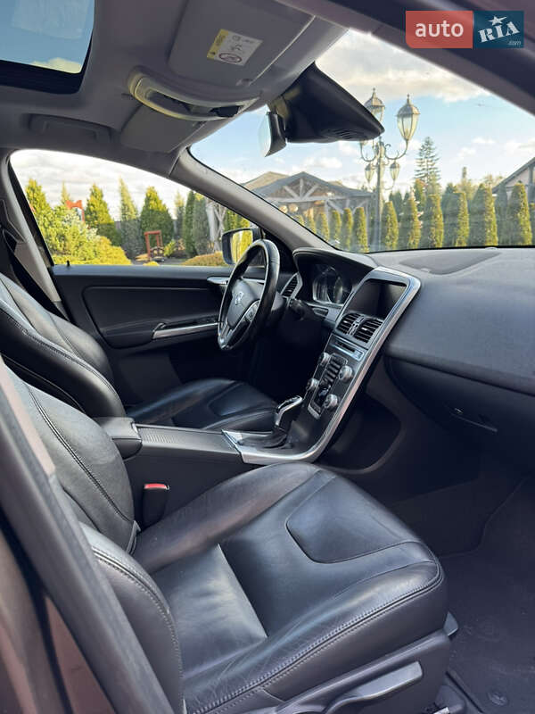 Позашляховик / Кросовер Volvo XC60 2015 в Моршині фото 27 Позашляховик / Кросовер Volvo XC60 2015 в Моршині