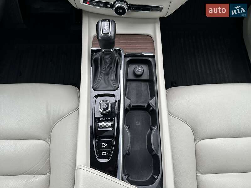 Внедорожник / Кроссовер Volvo XC60 2020 в Луцке фото 25 Внедорожник / Кроссовер Volvo XC60 2020 в Луцке