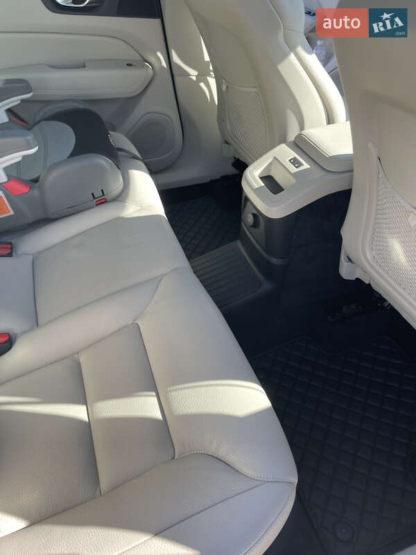Позашляховик / Кросовер Volvo XC60 2024 в Києві фото 24 Позашляховик / Кросовер Volvo XC60 2024 в Києві