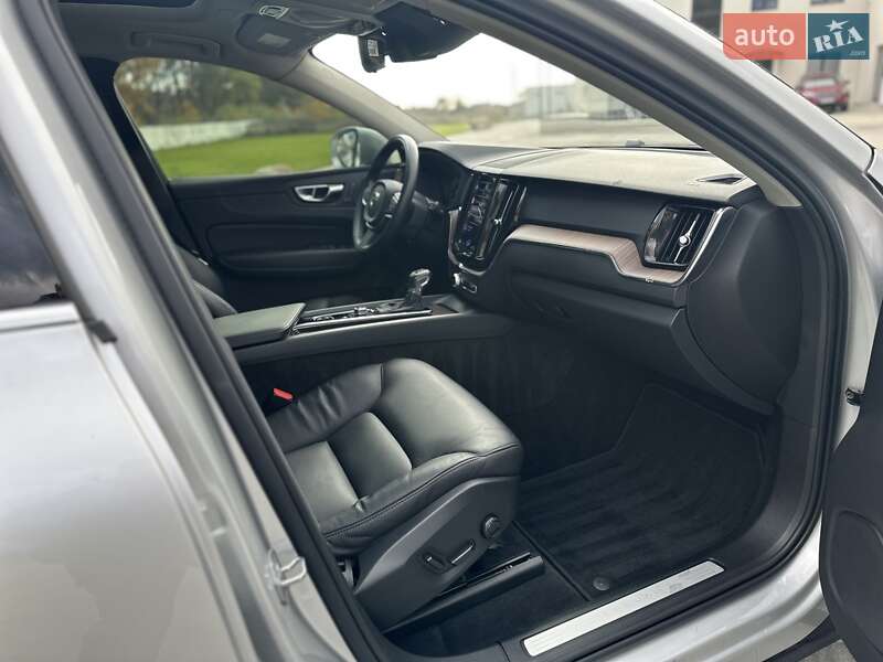 Внедорожник / Кроссовер Volvo XC60 2021 в Луцке