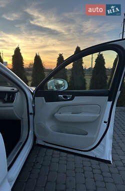 Внедорожник / Кроссовер Volvo XC60 2022 в Львове