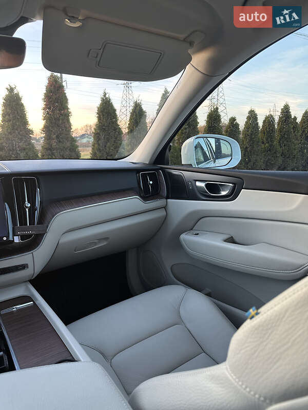 Позашляховик / Кросовер Volvo XC60 2022 в Львові