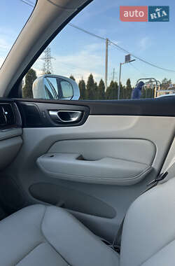 Внедорожник / Кроссовер Volvo XC60 2022 в Львове