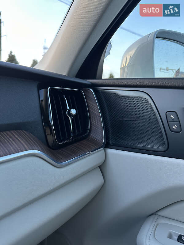 Позашляховик / Кросовер Volvo XC60 2022 в Львові