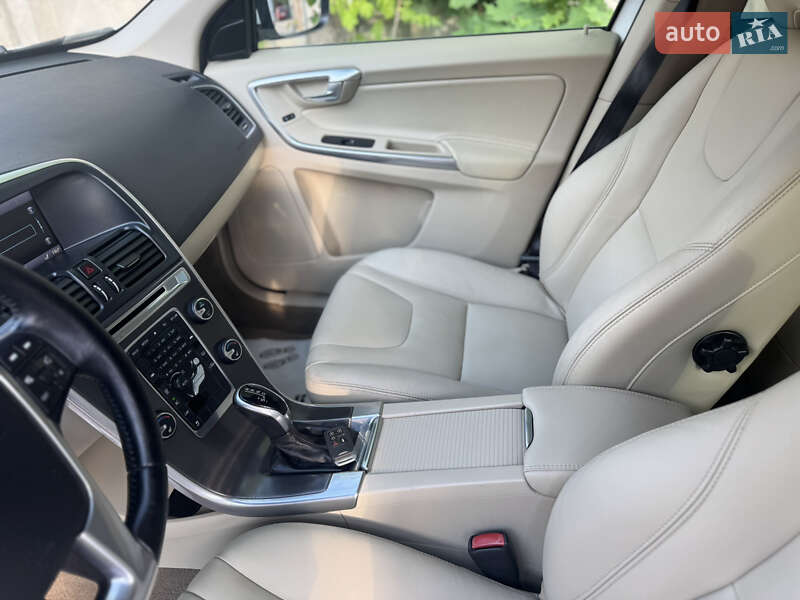 Позашляховик / Кросовер Volvo XC60 2013 в Рівному