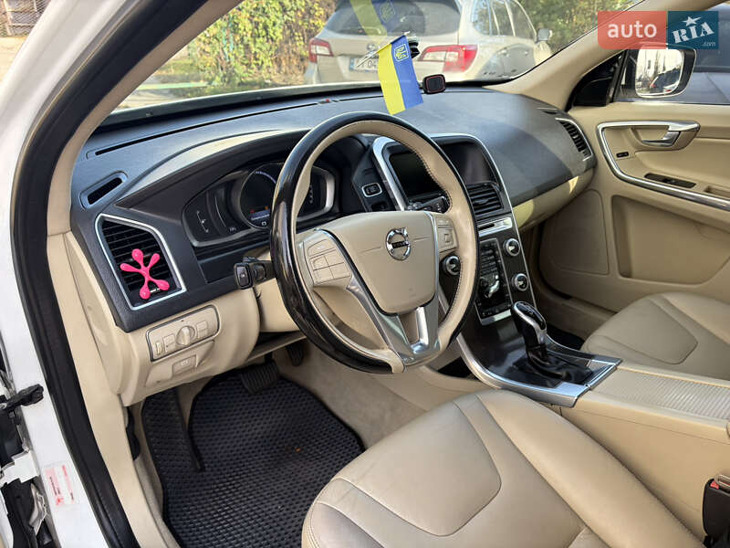 Позашляховик / Кросовер Volvo XC60 2015 в Києві