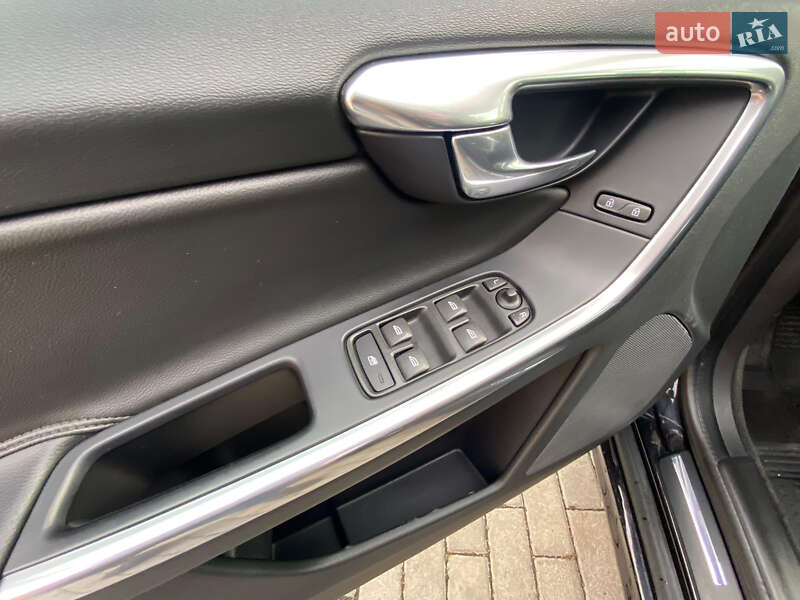 Внедорожник / Кроссовер Volvo XC60 2016 в Ровно фото 20 Внедорожник / Кроссовер Volvo XC60 2016 в Ровно