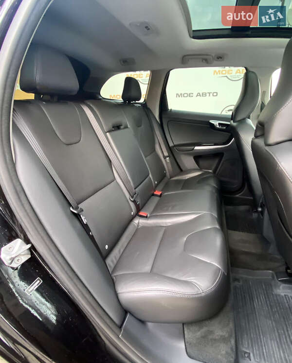 Внедорожник / Кроссовер Volvo XC60 2016 в Ровно фото 30 Внедорожник / Кроссовер Volvo XC60 2016 в Ровно