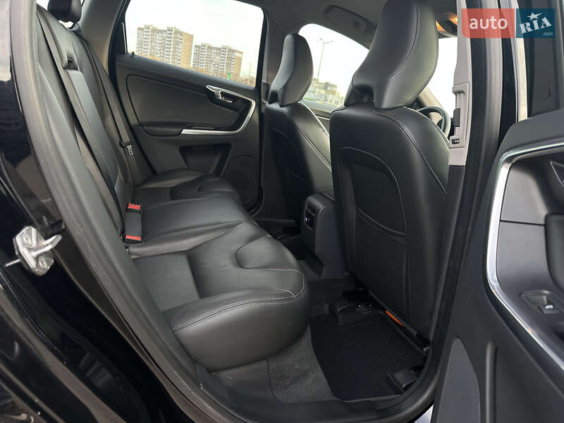 Внедорожник / Кроссовер Volvo XC60 2015 в Киеве фото 37 Внедорожник / Кроссовер Volvo XC60 2015 в Киеве