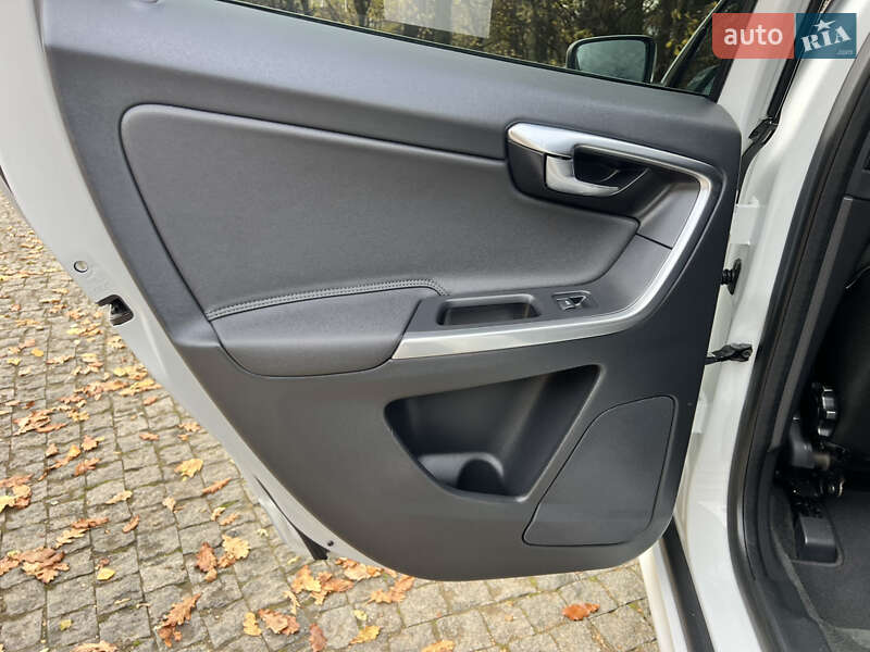 Внедорожник / Кроссовер Volvo XC60 2013 в Черновцах фото 50 Внедорожник / Кроссовер Volvo XC60 2013 в Черновцах