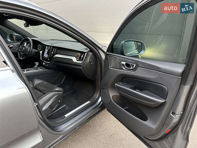Внедорожник / Кроссовер Volvo XC60 2018 в Киеве фото 41 Внедорожник / Кроссовер Volvo XC60 2018 в Киеве