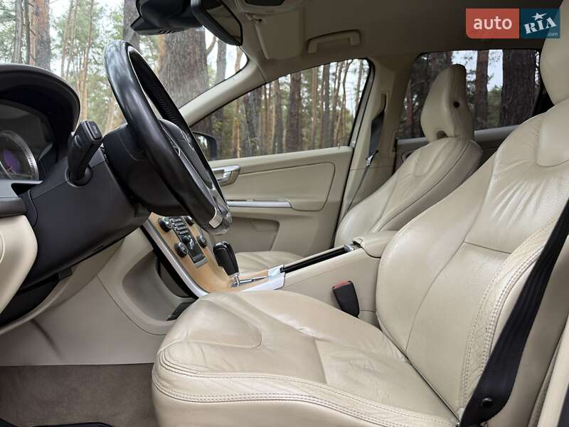 Внедорожник / Кроссовер Volvo XC60 2012 в Киеве