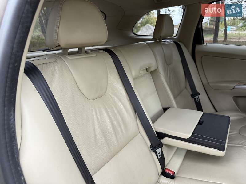 Внедорожник / Кроссовер Volvo XC60 2012 в Киеве