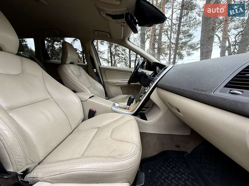 Внедорожник / Кроссовер Volvo XC60 2012 в Киеве