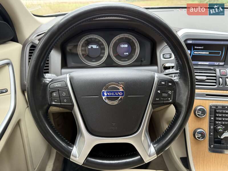 Внедорожник / Кроссовер Volvo XC60 2012 в Киеве