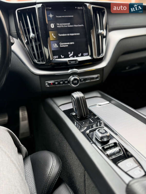 Внедорожник / Кроссовер Volvo XC60 2019 в Киеве