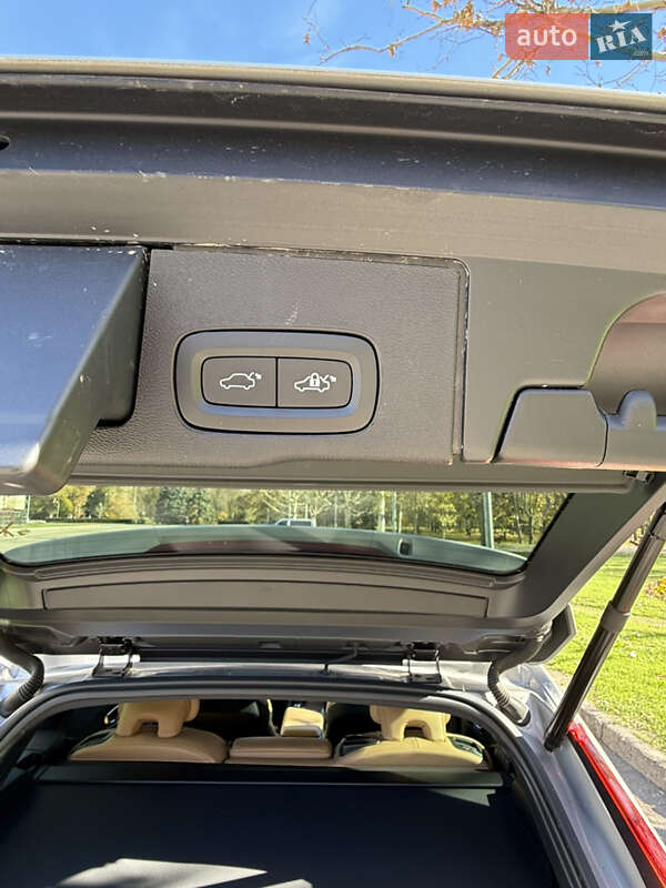 Позашляховик / Кросовер Volvo XC60 2023 в Одесі фото 12 Позашляховик / Кросовер Volvo XC60 2023 в Одесі