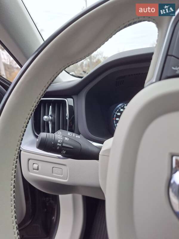 Внедорожник / Кроссовер Volvo XC60 2020 в Бережанах