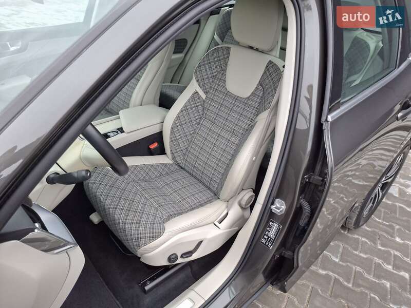 Внедорожник / Кроссовер Volvo XC60 2020 в Бережанах