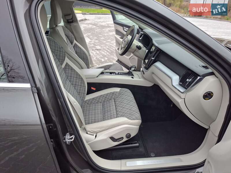 Внедорожник / Кроссовер Volvo XC60 2020 в Бережанах