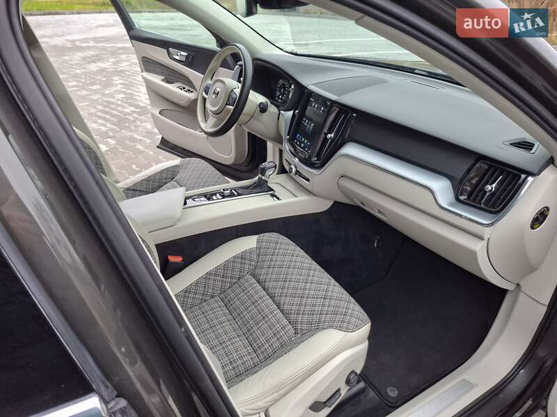 Внедорожник / Кроссовер Volvo XC60 2020 в Бережанах