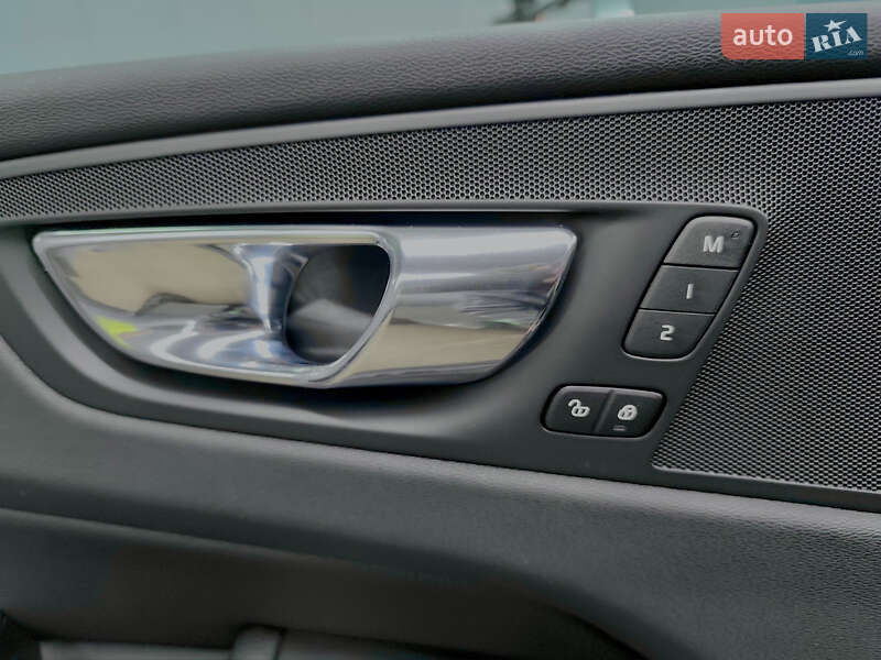 Внедорожник / Кроссовер Volvo XC60 2017 в Каменском фото 12 Внедорожник / Кроссовер Volvo XC60 2017 в Каменском