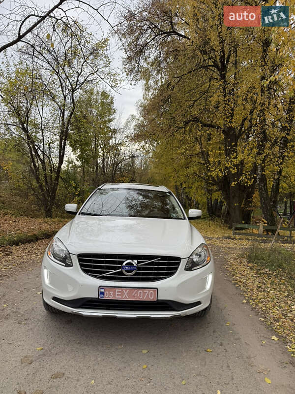 Внедорожник / Кроссовер Volvo XC60 2014 в Почаеве
