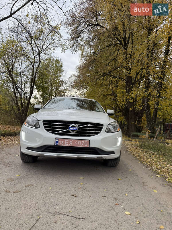 Внедорожник / Кроссовер Volvo XC60 2014 в Почаеве