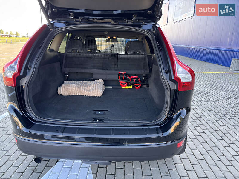 Внедорожник / Кроссовер Volvo XC60 2009 в Нововолынске