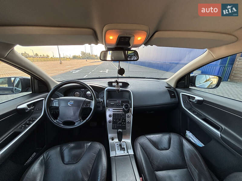 Внедорожник / Кроссовер Volvo XC60 2009 в Нововолынске
