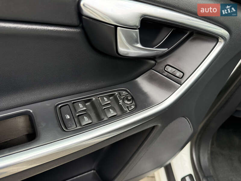 Позашляховик / Кросовер Volvo XC60 2013 в Луцьку фото 12 Позашляховик / Кросовер Volvo XC60 2013 в Луцьку