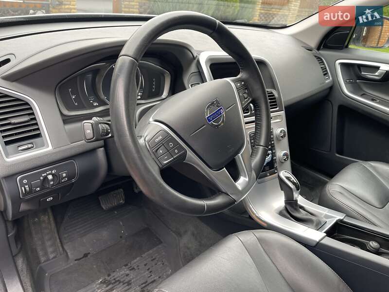 Позашляховик / Кросовер Volvo XC60 2016 в Луцьку фото 13 Позашляховик / Кросовер Volvo XC60 2016 в Луцьку
