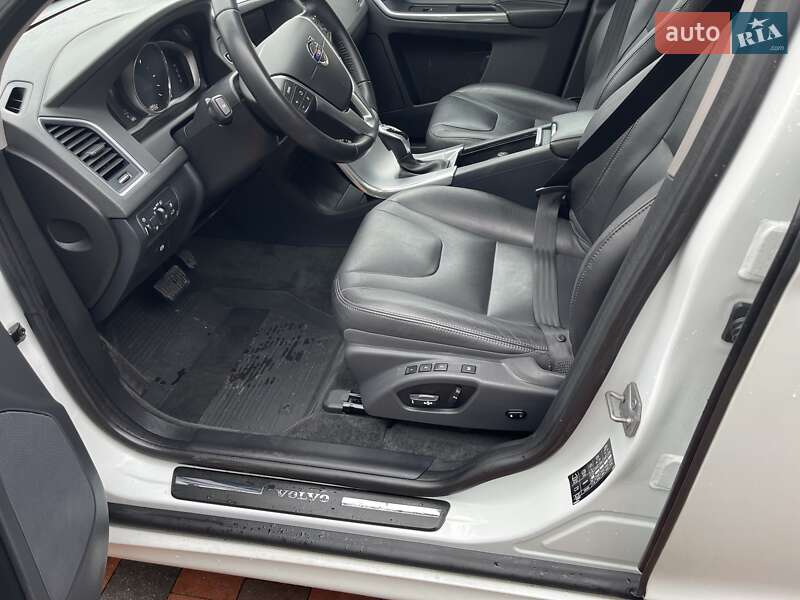 Позашляховик / Кросовер Volvo XC60 2016 в Луцьку фото 44 Позашляховик / Кросовер Volvo XC60 2016 в Луцьку