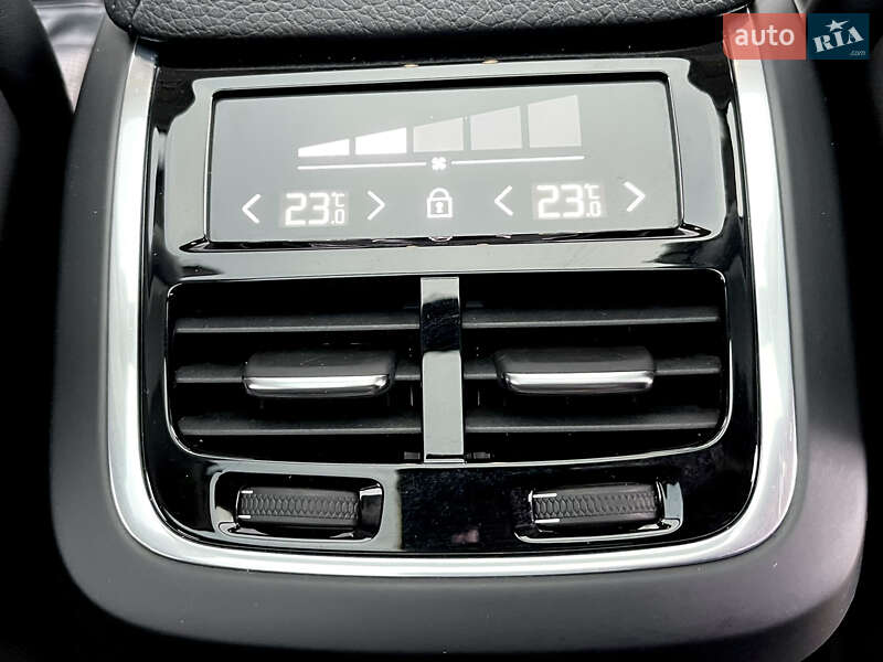 Позашляховик / Кросовер Volvo XC60 2017 в Києві фото 6 Позашляховик / Кросовер Volvo XC60 2017 в Києві