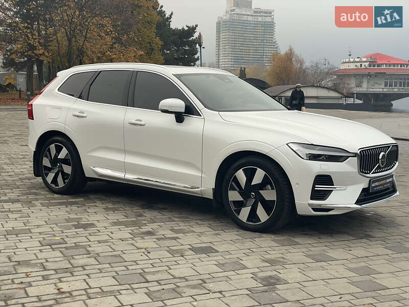 Позашляховик / Кросовер Volvo XC60 2024 в Дніпрі