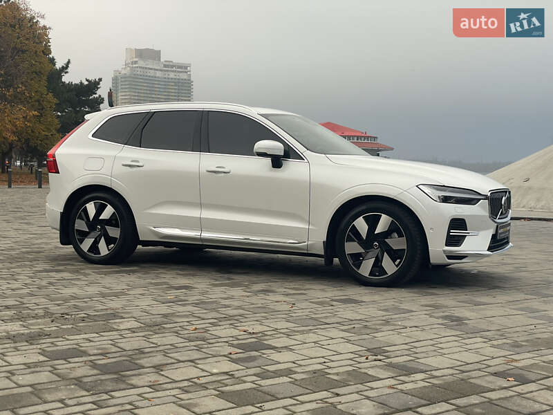 Позашляховик / Кросовер Volvo XC60 2024 в Дніпрі