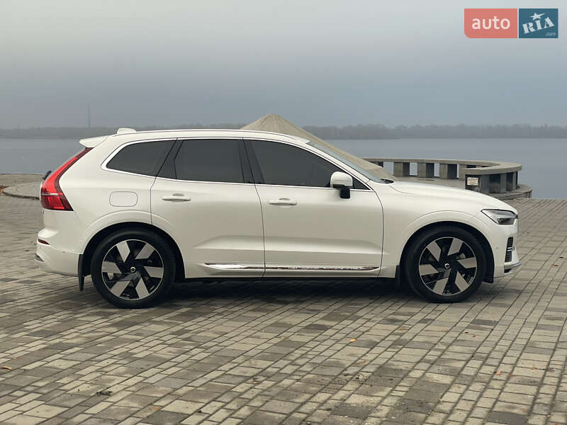 Позашляховик / Кросовер Volvo XC60 2024 в Дніпрі