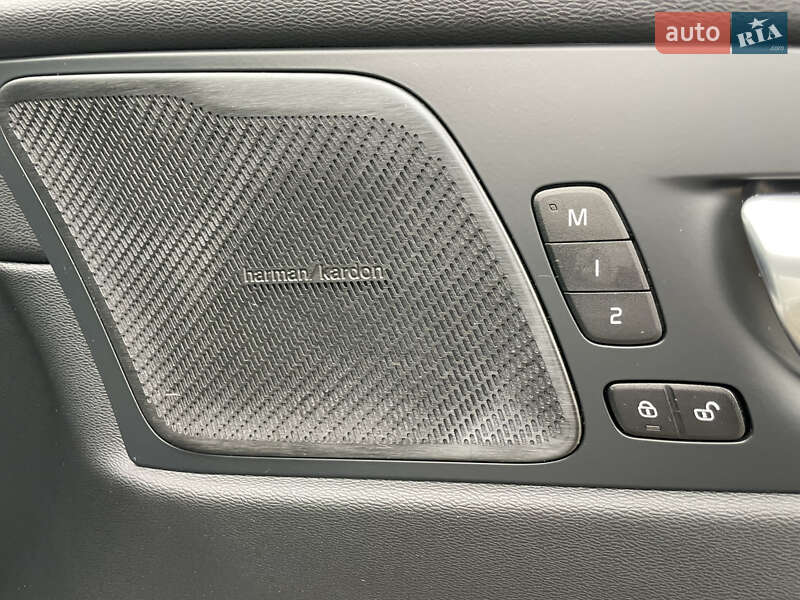 Позашляховик / Кросовер Volvo XC60 2024 в Дніпрі