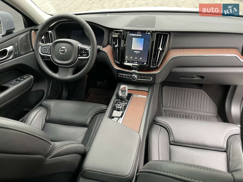 Позашляховик / Кросовер Volvo XC60 2024 в Дніпрі