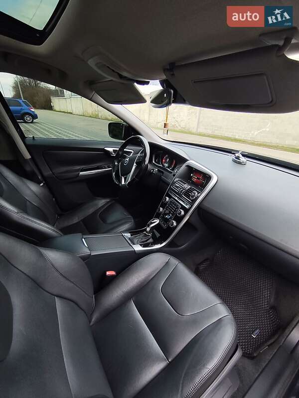 Позашляховик / Кросовер Volvo XC60 2015 в Стрию