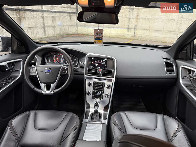 Внедорожник / Кроссовер Volvo XC60 2015 в Ровно