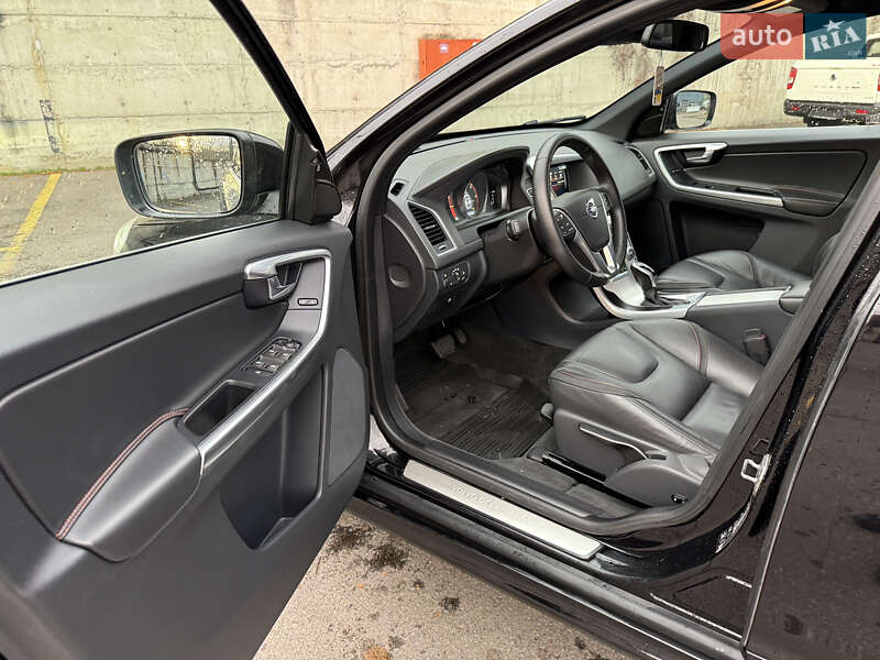 Внедорожник / Кроссовер Volvo XC60 2015 в Ровно