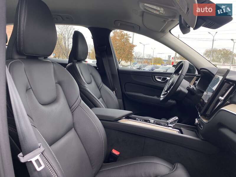 Позашляховик / Кросовер Volvo XC60 2025 в Дніпрі фото 15 Позашляховик / Кросовер Volvo XC60 2025 в Дніпрі