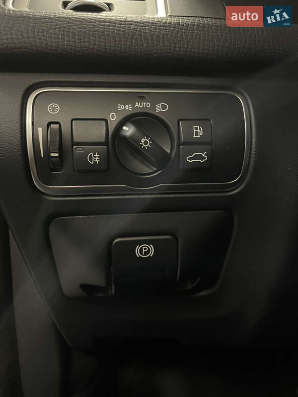 Позашляховик / Кросовер Volvo XC60 2017 в Києві