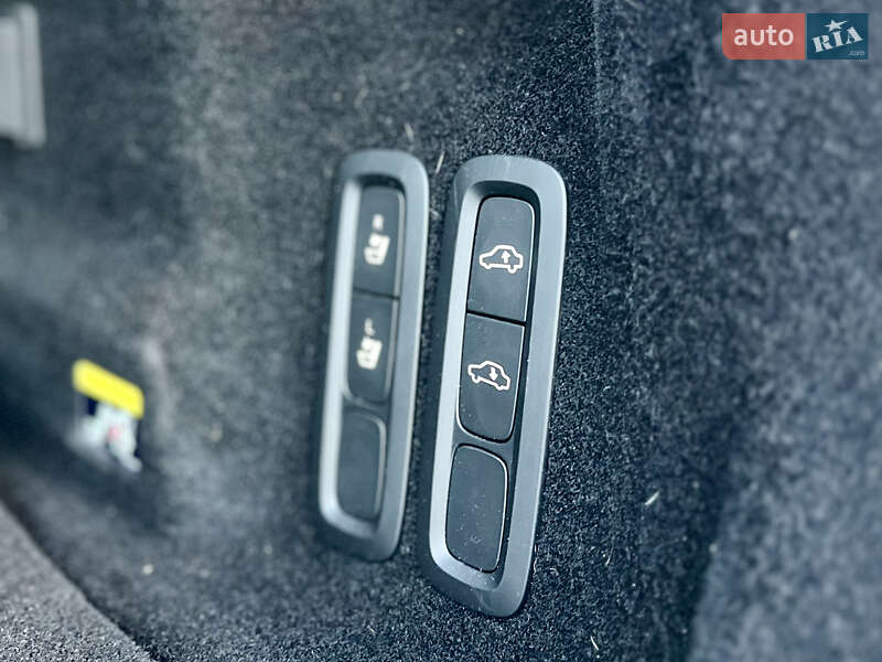 Позашляховик / Кросовер Volvo XC60 2019 в Києві