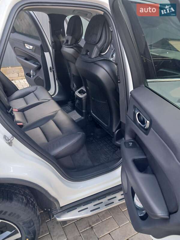 Позашляховик / Кросовер Volvo XC60 2021 в Первомайську