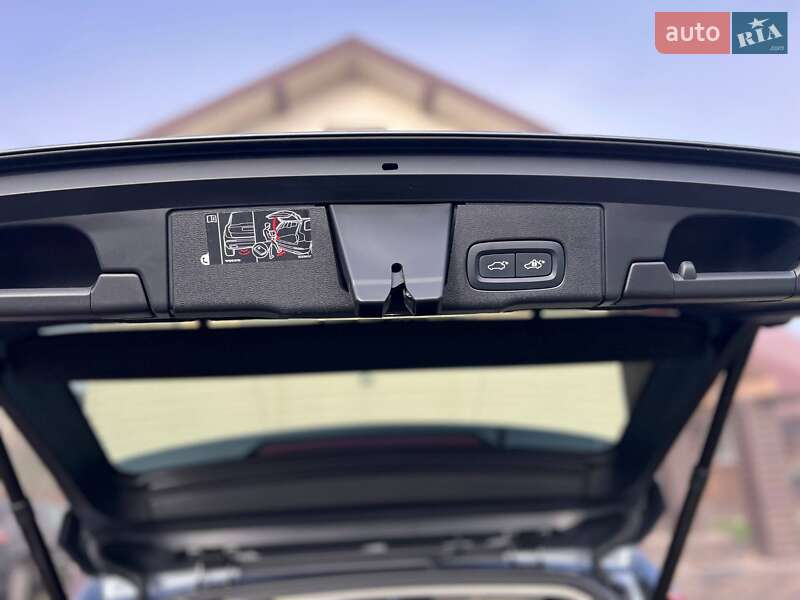 Позашляховик / Кросовер Volvo XC60 2021 в Івано-Франківську