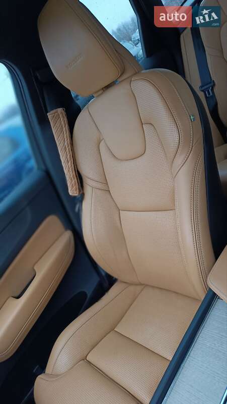 Внедорожник / Кроссовер Volvo XC60 2019 в Львове