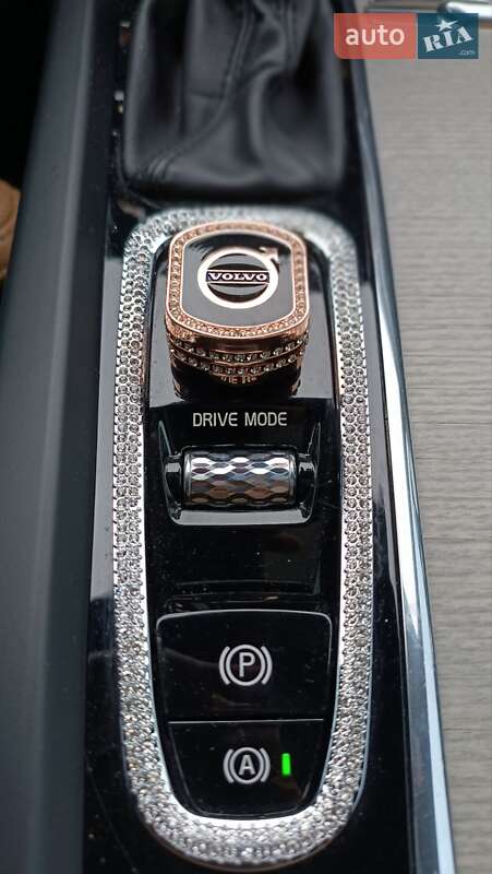 Внедорожник / Кроссовер Volvo XC60 2019 в Львове